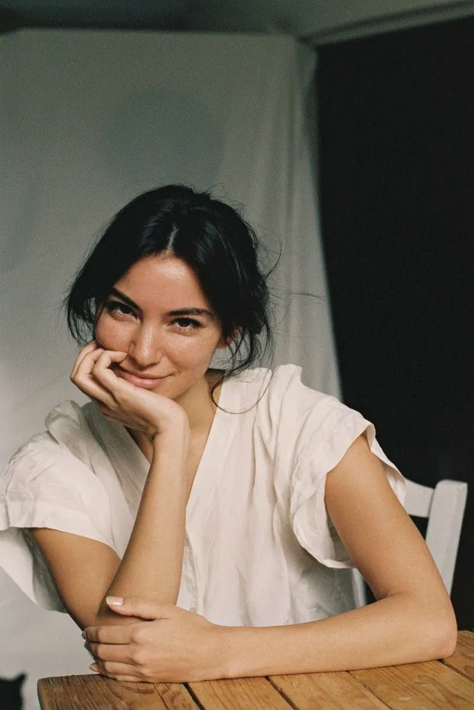 Surrogacy Agency Consultation – Ask the Right Questions Intended parents meeting with surrogacy agency consultant